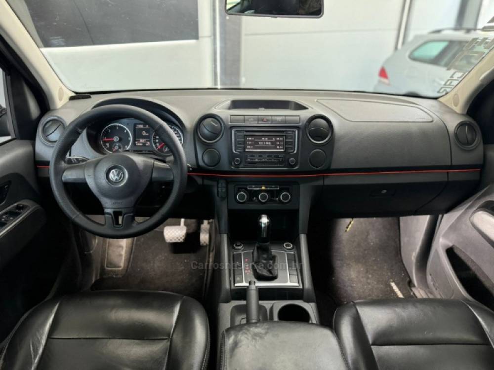 VOLKSWAGEN - AMAROK - 2013/2014 - Preta - R$ 94.900,00