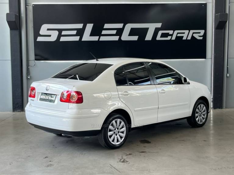 VOLKSWAGEN - POLO - 2011/2012 - Branca - R$ 41.900,00