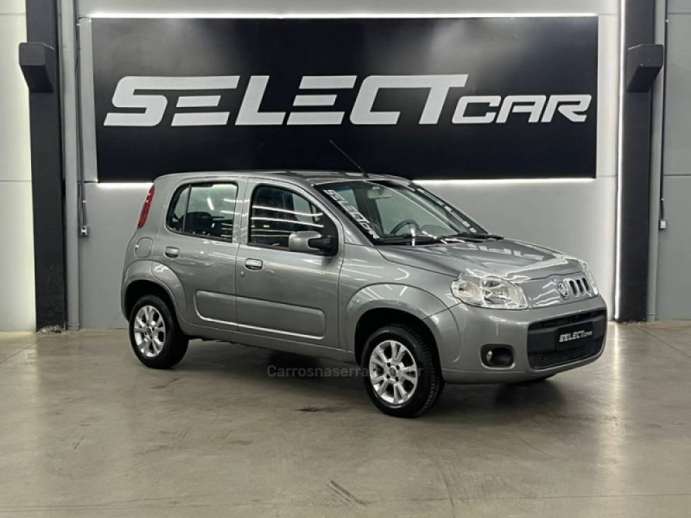 FIAT - UNO - 2012/2013 - Cinza - R$ 32.900,00