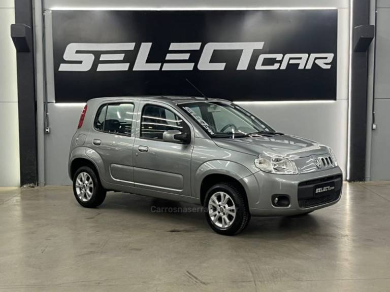 FIAT - UNO - 2012/2013 - Cinza - R$ 32.900,00
