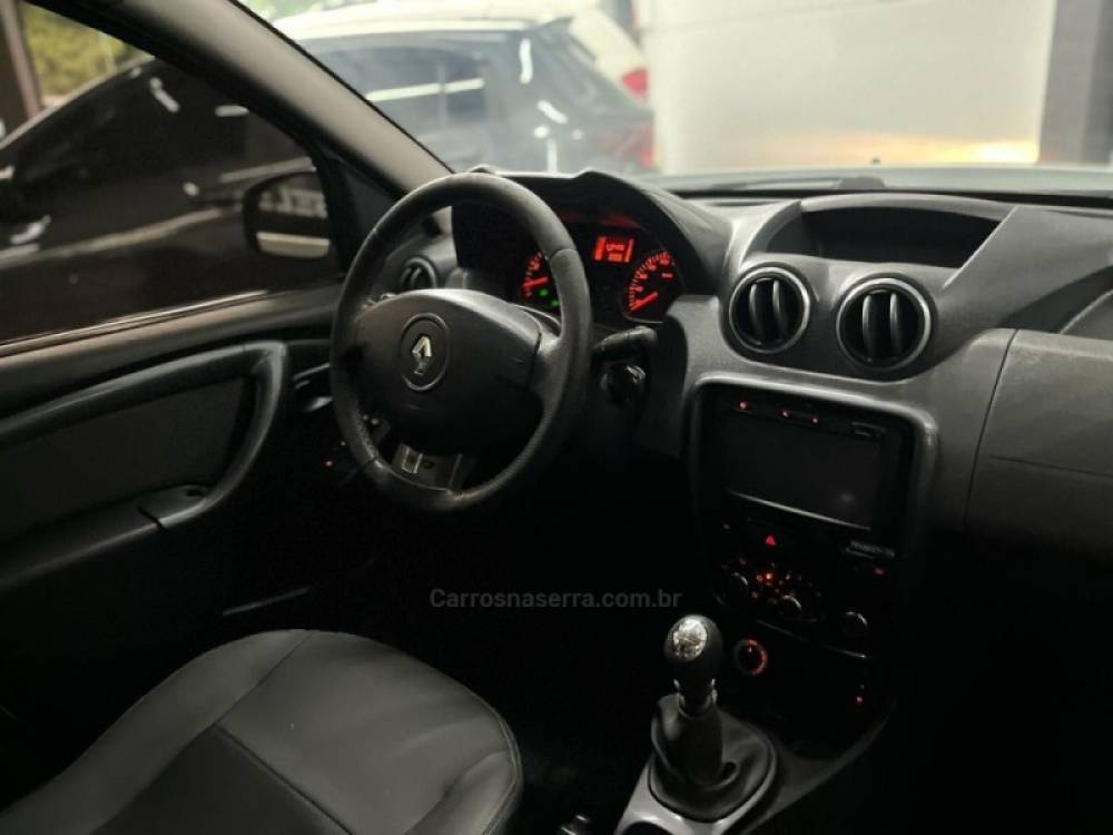 RENAULT - DUSTER - 2015/2015 - Branca - R$ 54.900,00
