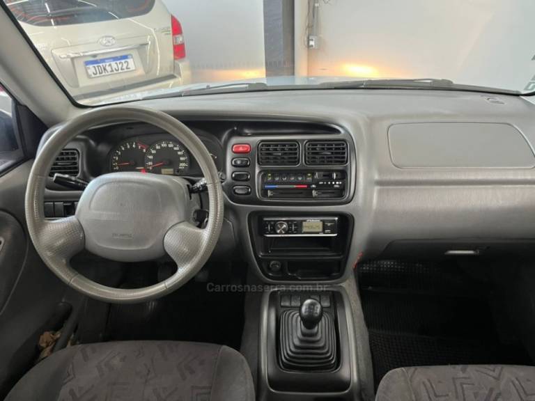 CHEVROLET - TRACKER - 2007/2008 - Prata - R$ 44.900,00