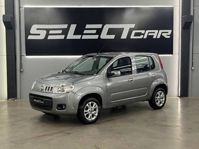 FIAT - UNO - 2012/2013 - Cinza - R$ 32.900,00