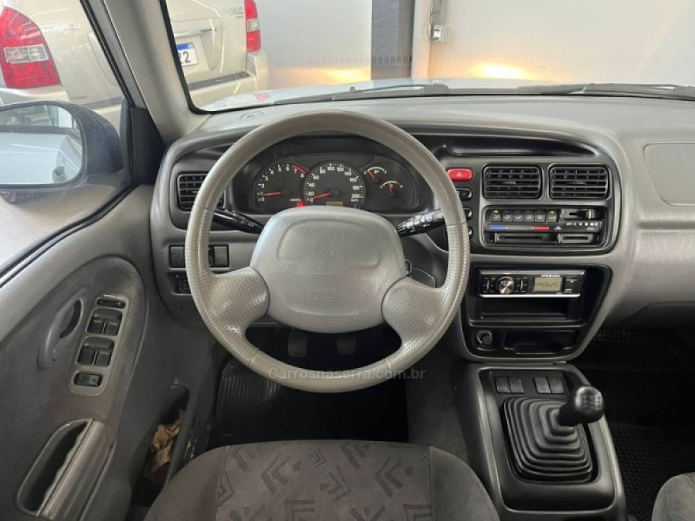 CHEVROLET - TRACKER - 2007/2008 - Prata - R$ 44.900,00