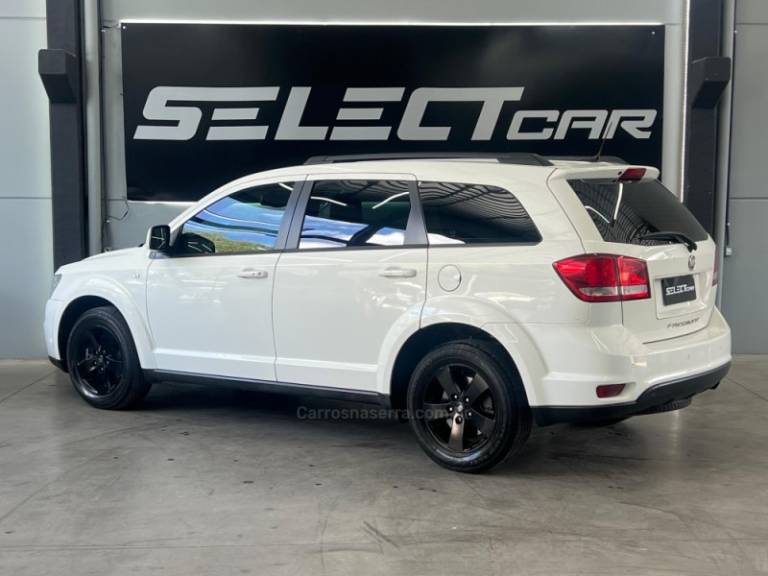 FIAT - FREEMONT - 2011/2012 - Branca - R$ 54.900,00