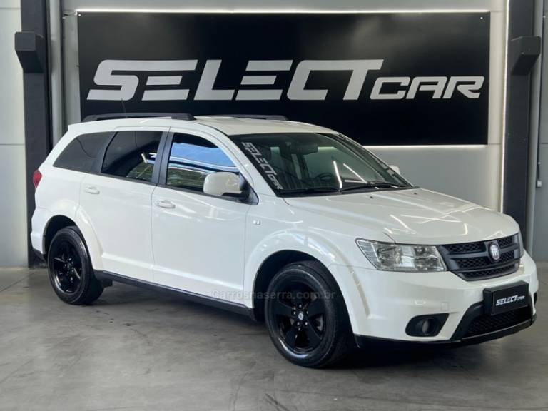 FIAT - FREEMONT - 2011/2012 - Branca - R$ 54.900,00