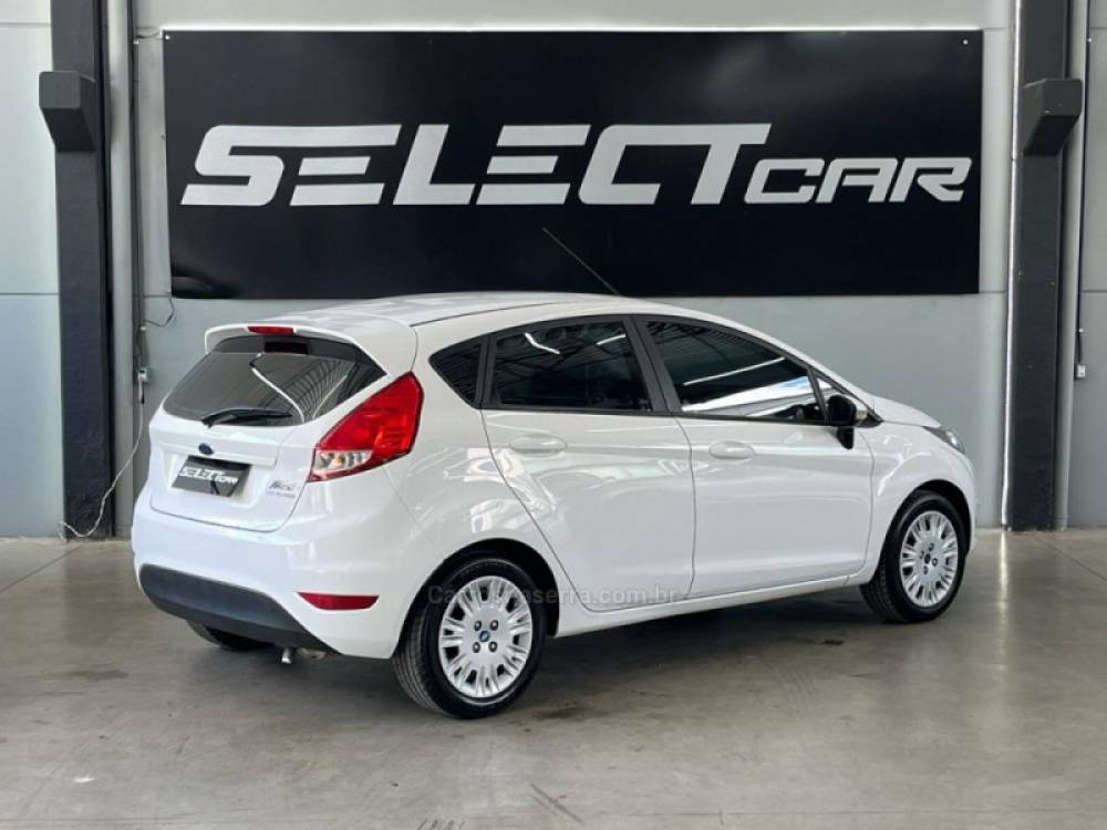 FORD - FIESTA - 2017/2017 - Branca - R$ 52.900,00