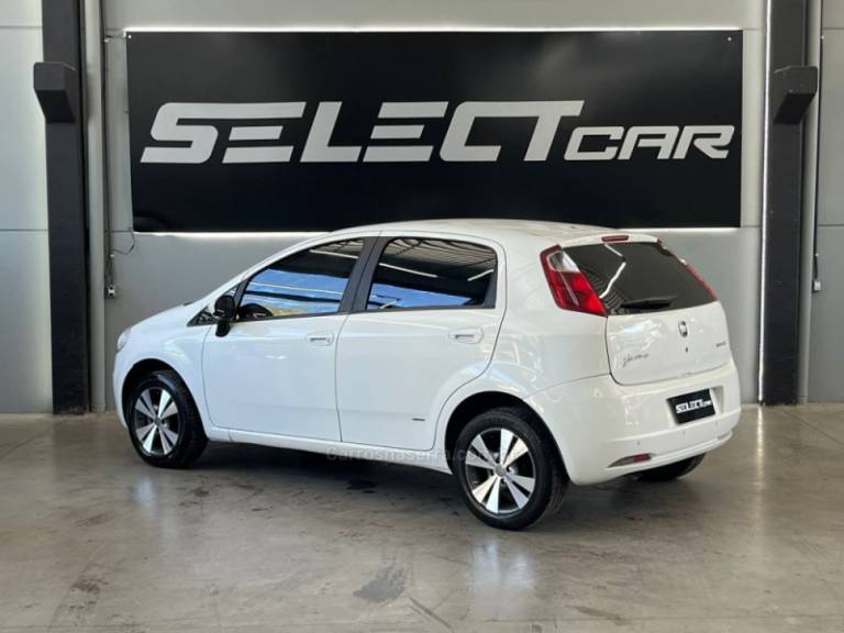 FIAT - PUNTO - 2008/2009 - Branca - R$ 34.900,00