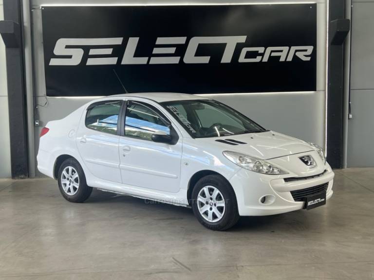 PEUGEOT - 207 - 2013/2013 - Branca - R$ 29.900,00
