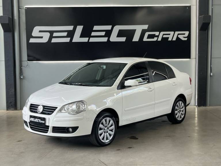 VOLKSWAGEN - POLO - 2011/2012 - Branca - R$ 41.900,00