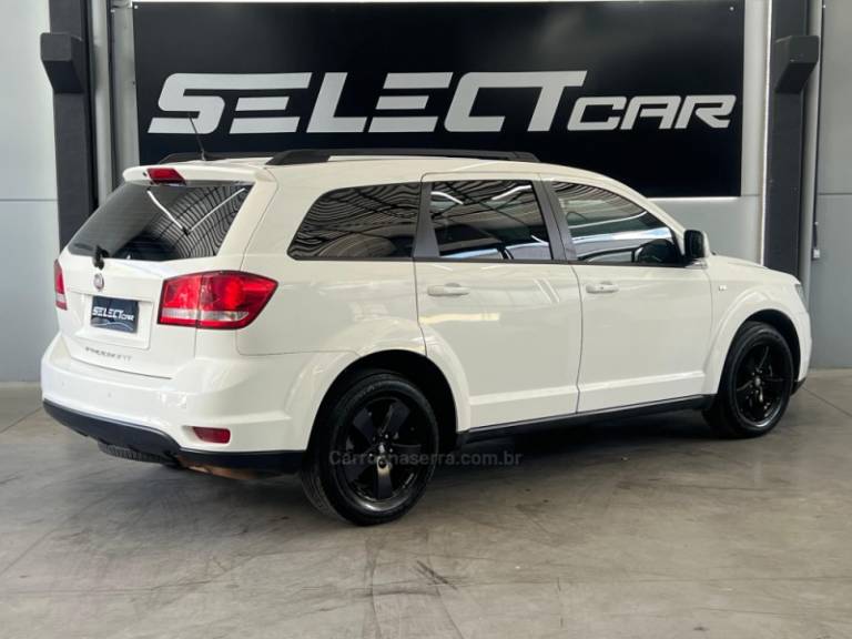 FIAT - FREEMONT - 2011/2012 - Branca - R$ 54.900,00