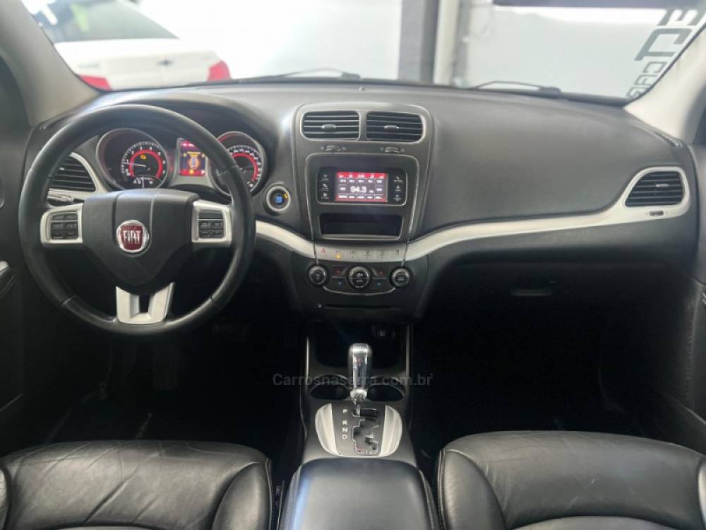 FIAT - FREEMONT - 2011/2012 - Branca - R$ 54.900,00