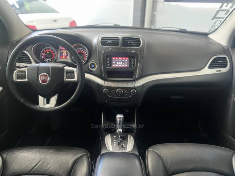 FIAT - FREEMONT - 2011/2012 - Branca - R$ 54.900,00