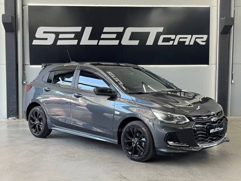 CHEVROLET - ONIX - 2023/2024 - Preta - R$ 109.900,00