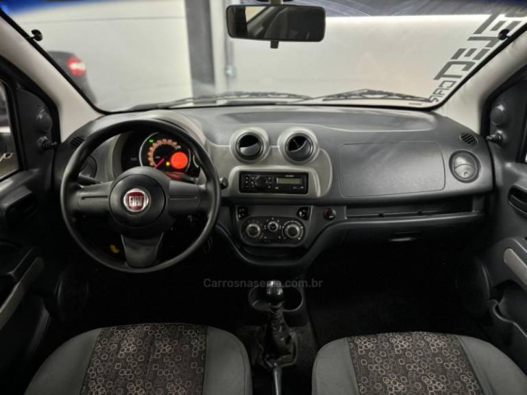FIAT - UNO - 2012/2013 - Prata - R$ 32.900,00