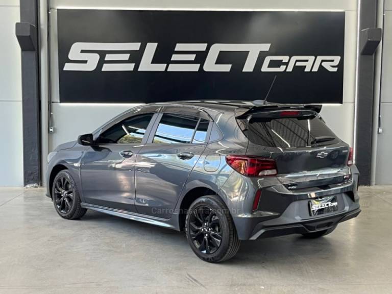 CHEVROLET - ONIX - 2023/2024 - Preta - R$ 109.900,00