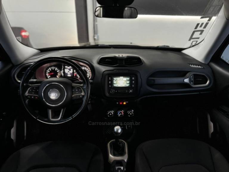 JEEP - RENEGADE - 2016/2016 - Preta - R$ 65.900,00