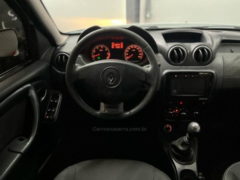 RENAULT - DUSTER - 2015/2015 - Branca - R$ 54.900,00