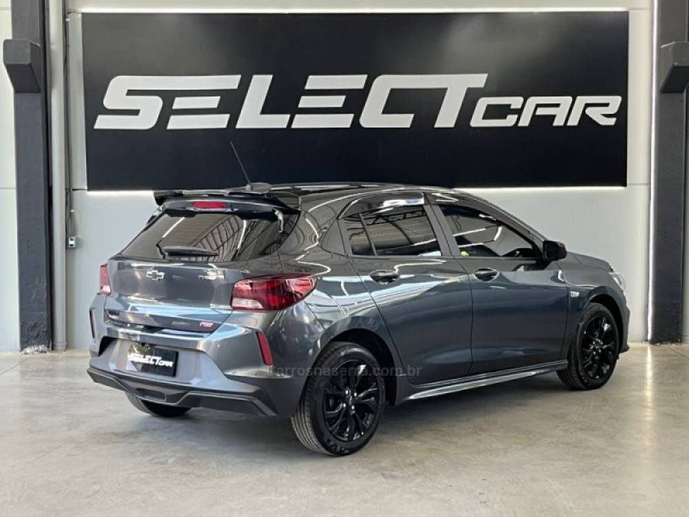 CHEVROLET - ONIX - 2023/2024 - Preta - R$ 109.900,00