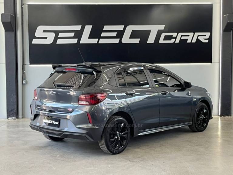 CHEVROLET - ONIX - 2023/2024 - Preta - R$ 109.900,00