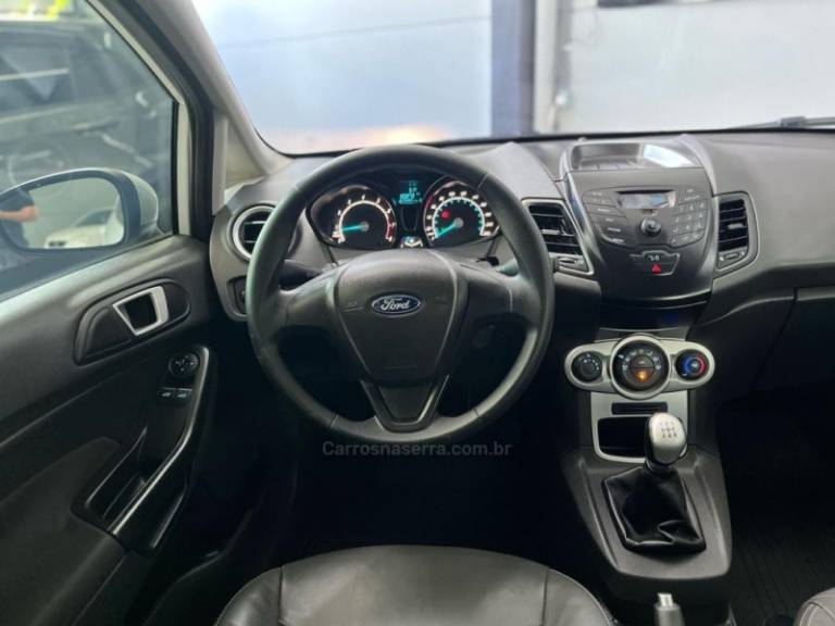 FORD - FIESTA - 2017/2017 - Branca - R$ 52.900,00